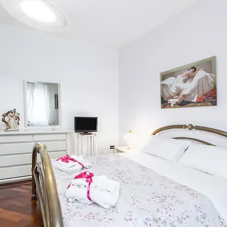Host4u - Casa Lucia, Vista D'iseo A Apartamento *
